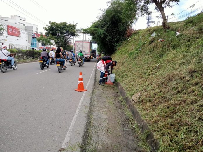 Veolia Cartagena realiza ambiental y social “Mi Avenida Limpia” en la Crisanto Luque