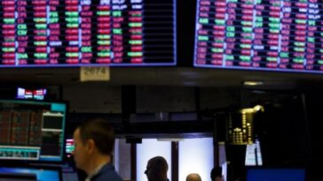 Wall Street cierra a la baja tras un mes de octubre con recuperación