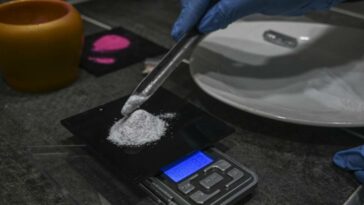 "Nos quieren convertir en un narcoestado": las reacciones a propuesta de legalizar la cocaína