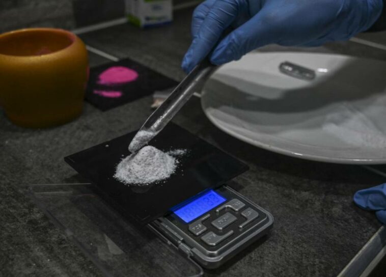 "Nos quieren convertir en un narcoestado": las reacciones a propuesta de legalizar la cocaína