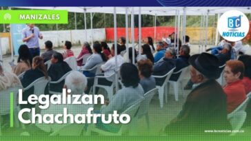 Alcalde Carlos Mario Marín entregó la resolución que convierte a Chachafruto en el primer asentamiento legalizado