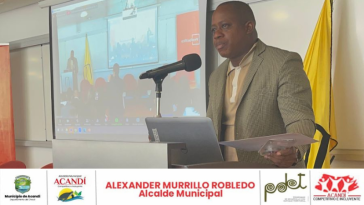 Alcalde de Acandí – Chocó, recibió reconocimiento como mejor resultado entre los municipios, según el Índice de Desarrollo Sostenible Municipal (IDSM) vigencia 2021.
