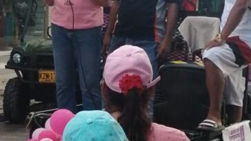 Caminata rosa en apoyo a la prevención del cáncer de mama se tomó a San Andrés 