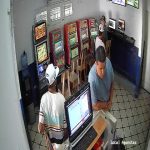 Cuatro ladrones robaron en juego de máquinas
