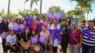 Decenas de mujeres conmemoraron el ‘Día de la eliminación de la violencia de género’ en Santa Marta
