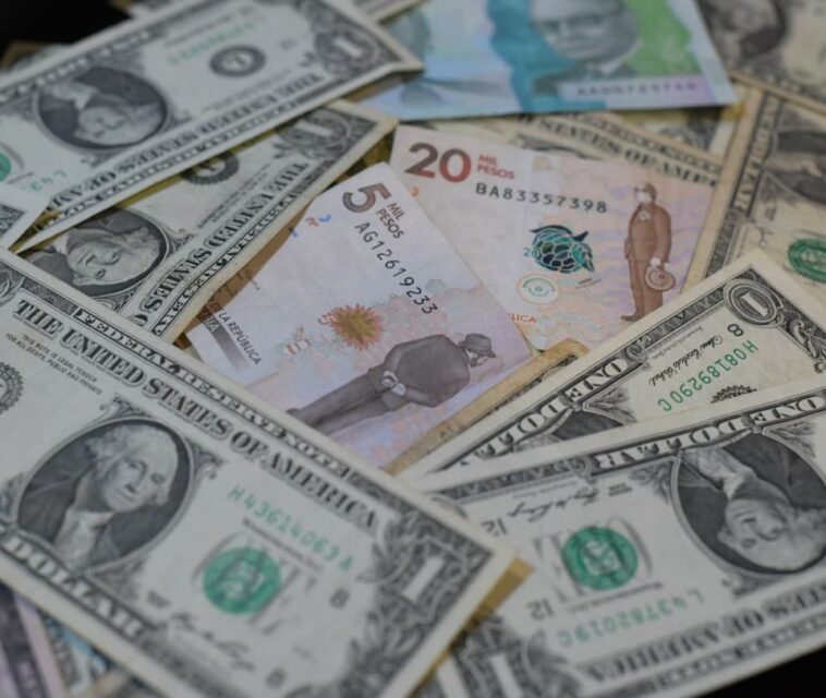 Dólar superó los $5.000 en las negociaciones de este martes