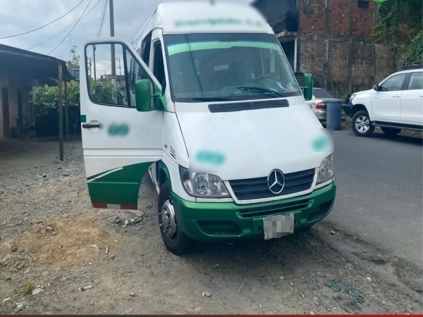Dos víctimas mortales habría dejado ataque a vehículo de transporte público, en la vía a Tumaco
