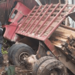 En Salamina una camioneta se estrelló contra una vivienda y el conductor falleció