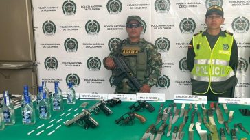 En el municipio de Pitalito se logró la incautación de 13 botellas de licor adulterado y mas de 30 armas blancas