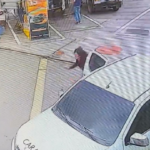 En video, ladrón comete raponazo de teléfono celular a una locutora en Cali