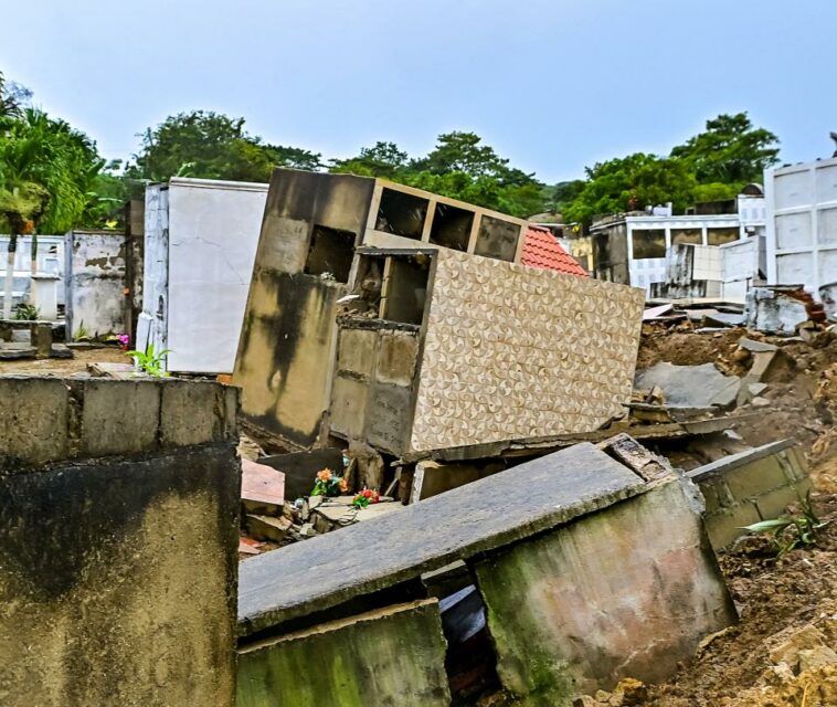 Investigan si construcción de cancha de fútbol provocó deslizamientos en Piojó