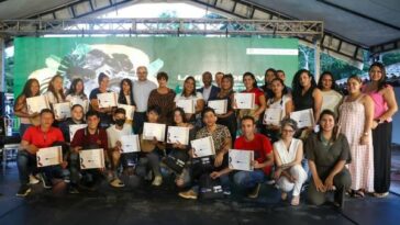 Jóvenes colombianos y migrantes recibirán becas de formación a través del programa nacional de escuelas taller herramientas para la paz 