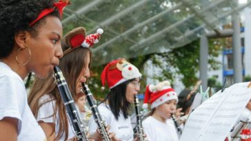 La Retreta del domingo tuvo el toque navideño de 10 bandas estudiantiles sinfónicas de Manizales