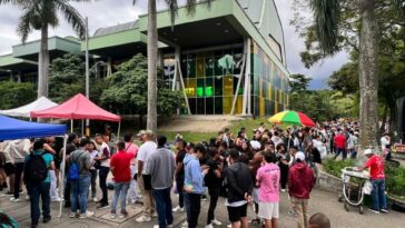 Metro con horario extendido y más acopios de taxis por concierto de Bad Bunny