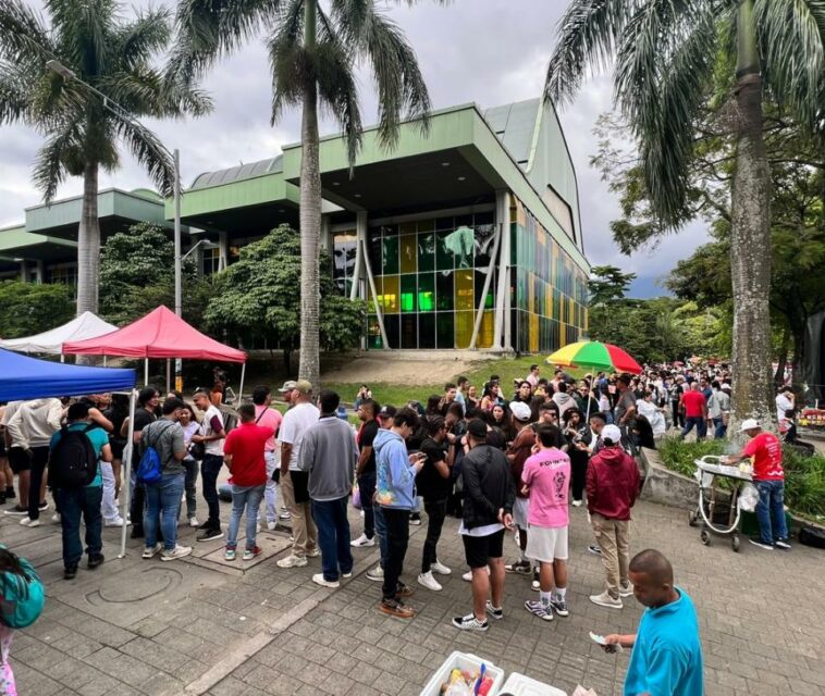 Metro con horario extendido y más acopios de taxis por concierto de Bad Bunny