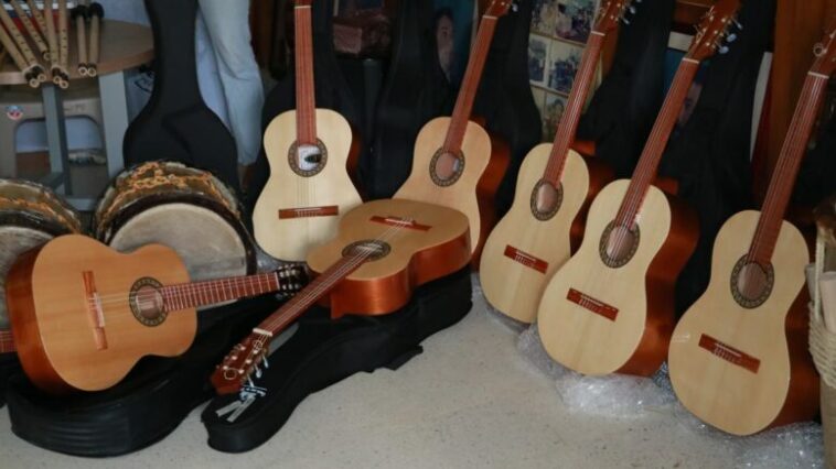 Min-Cultura entregó instrumentos musicales a San Pelayo