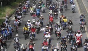 Ministerio de Transporte se reunió con representantes de motociclistas para abordar problemáticas del SOAT y plataformas tecnológicas