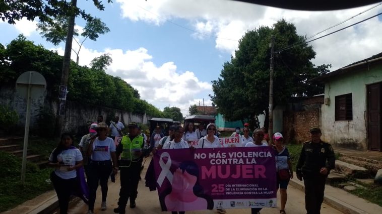 Policía realizó campaña “Sembrando esperanza” en conmemoración al día internacional de eliminación de violencia contra la mujer 