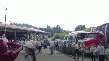 Por protestas  se presenta cierre en un tramo de la Autopista Medellín Bogotá