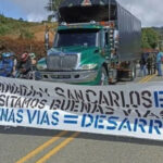 Protestas en la autopista Medellín – Bogotá por mal estado de la vía de acceso a Granada