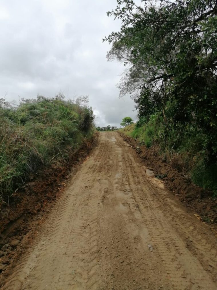 Rehabilitados 14 kilómetros en la vía Íquira – Yaguará