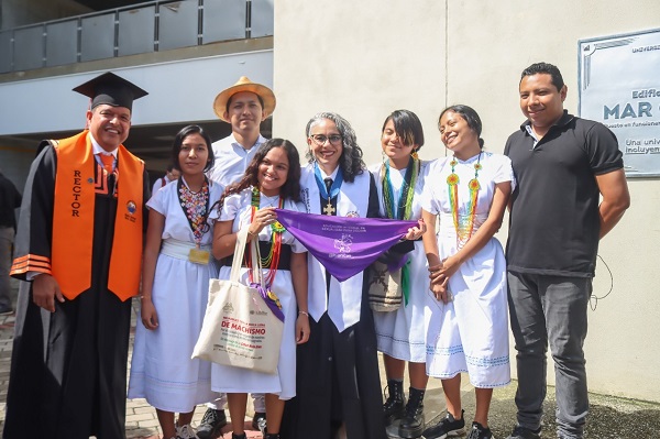 Senadora María José Pizarro  recibe Honoris Causa de  Unimagdalena