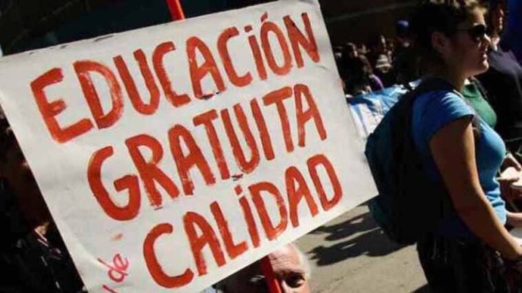 educación gratuita