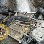 Un vehículo se salió de la carretera y cayó al río en la vía Manizales – Neira