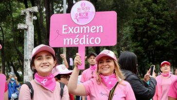 Una bailatón rosa para promover el cuidado ante el cáncer de seno 