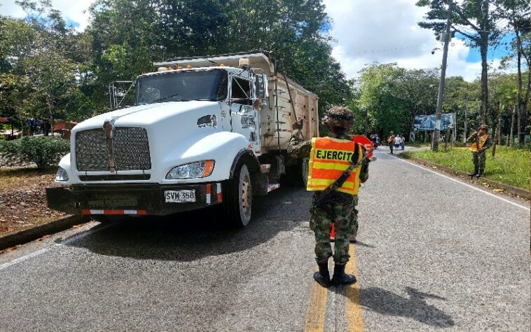 Viaje seguro, sus Fuerzas Armadas están en las vías del Chocó.