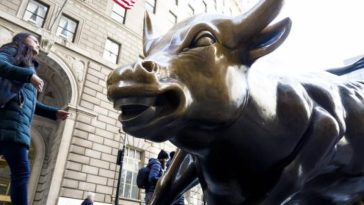 Wall Street bajó en un mercado poco activo y preocupado por China