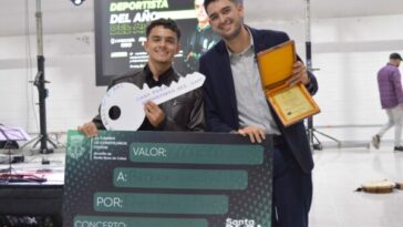 Alcaldía de Santa Rosa de Cabal entregó vivienda al mejor deportista del año 2022