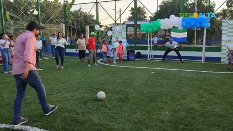 Alcaldía de Tierralta inauguró moderna cancha