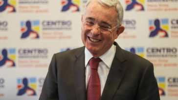 Álvaro Uribe aseguró que votaría por Jorge Enrique Robledo para la Alcaldía de Bogotá