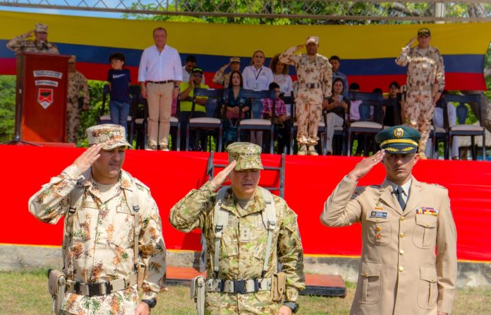 Acto de transmisión de mando del nuevo comandante del Batallón Cartagena.