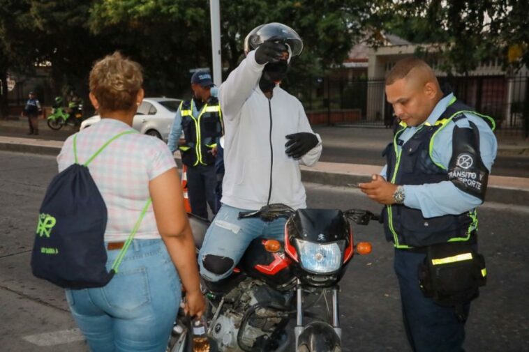 Autoridades de tránsito anuncian mano dura contra motociclistas con placas adulteradas  