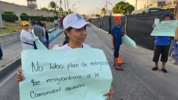 Barranquilla: plantón en Vía 40 por funcionamiento de empresas de hidrocarburos