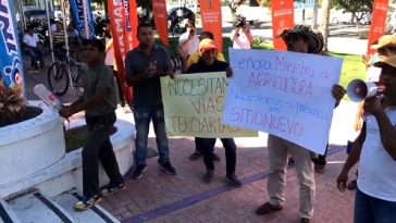Campesinos de Sitionuevo protestaron  por negligencia del gobernador ante  estragos de ola invernal