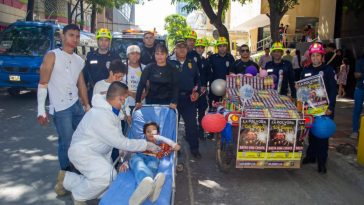 Cuerpo de Bomberos de Santa Marta se tomó las calles de la ciudad para prevenir el uso de la pólvora