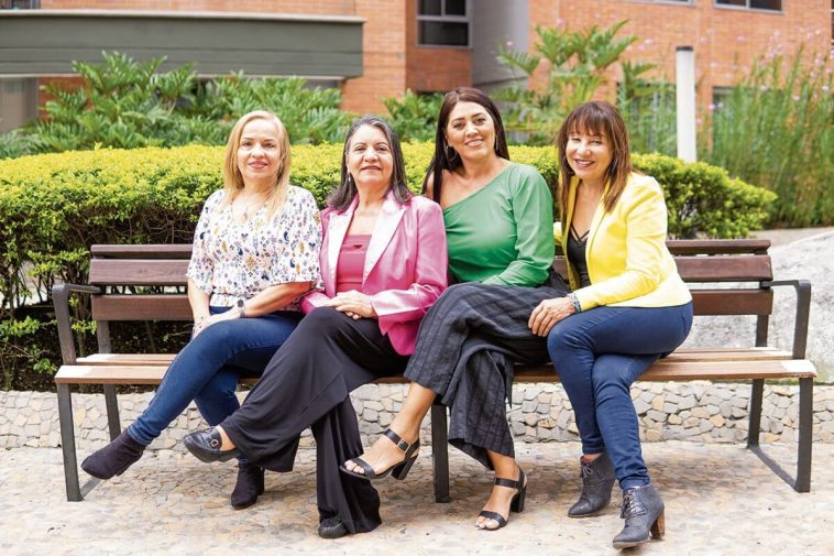 A Edilia Tapiero, todos le reconocen su capacidad de trabajo y conciliación, en especial, sus compañeras y vecinas del proyecto Otoño Dorado, como Betsy Alviz, Gloria Montoya, Nelly Calderón, Luz Marina Castrillón y Elvia Luz Rúa.