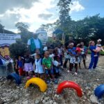 Instalación total y entrega de parque infantil, además de 150 regalos para niños y niñas de todas las edades en el municipio de Certeguí – Choco, en el barrio Urbanización la Variante.