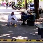 Joven es asesinado por robarle celular cuando descansaba en banca de un parque