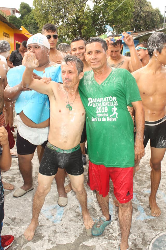 La carrera de San Silvestre del Emayá en Neiva se hace en calzoncillos