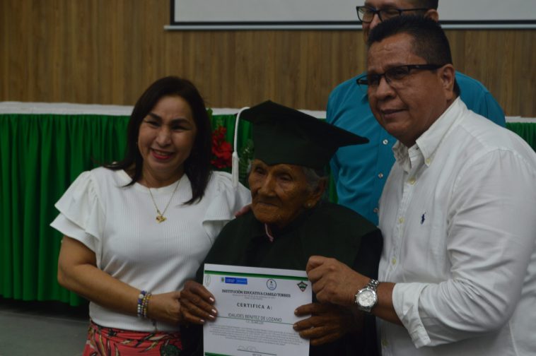 Más de 50 personas se graduaron del programa de alfabetización de la Unicórdoba