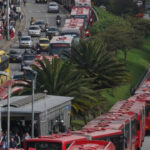 Motociclista murió al chocar contra un bus en Bogotá