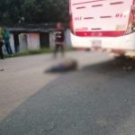 Motociclista murió al colisionar contra bus en Caldas, Antioquia