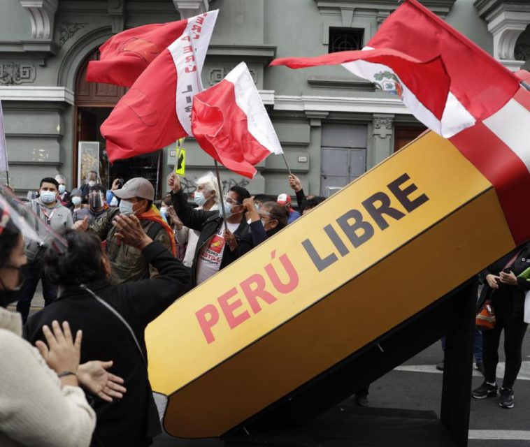 Perú propone ir a elecciones en 2023
