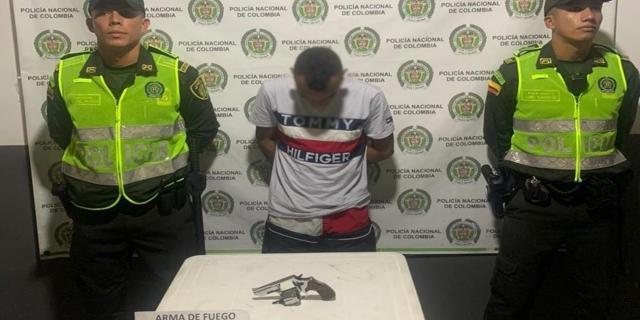 Policía se tomó El Espinal y Chicoral realizando varias capturas e incautaciones de armas.