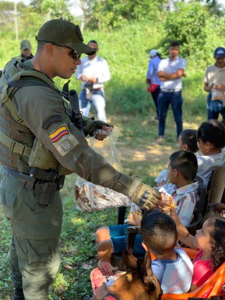 REGALOS | Policía de Bolívar adelantó la Navidad en Los Montes de María.