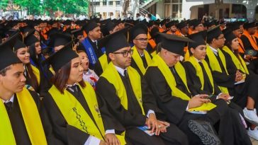 Unimagdalena cierra 2022 con ceremonia especial de graduación